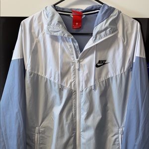 Men’s Nike windbreaker jacket size medium.